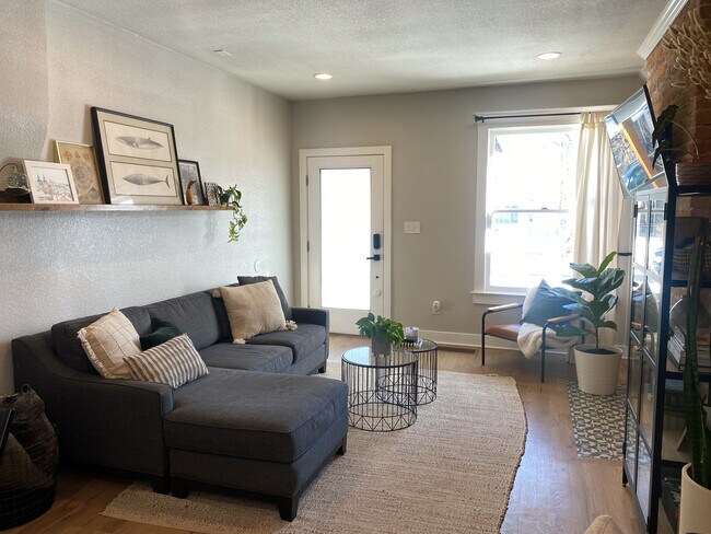 Building Photo - 3009 California St