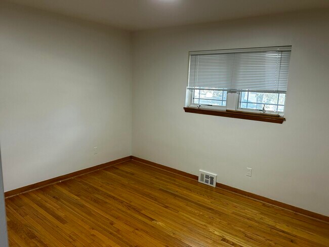 Building Photo - 1641 Fairview Ave