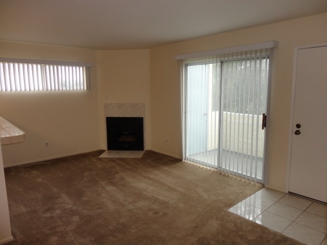 Building Photo - Nice 2 + 2 Gated Condo Santa Clarita
