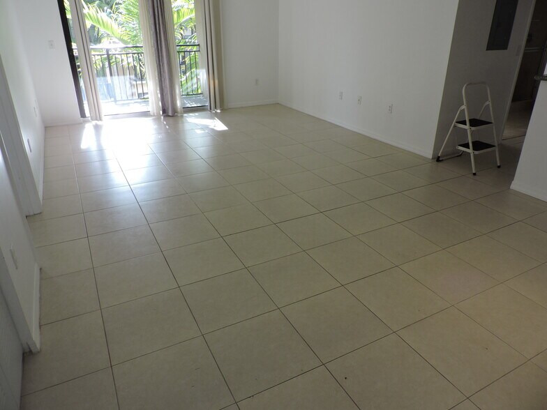 Building Photo - 4903 Midtown Ln