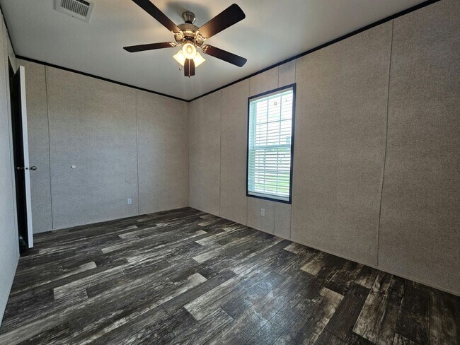 Building Photo - 1023 Myakka Dr