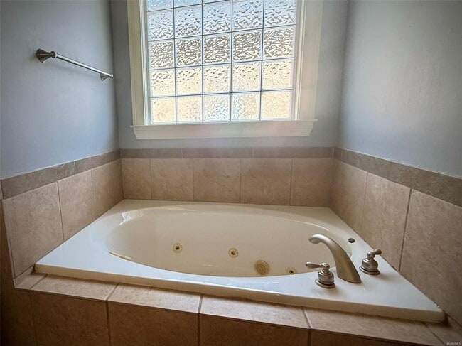 Building Photo - 5812 Lotus Cir