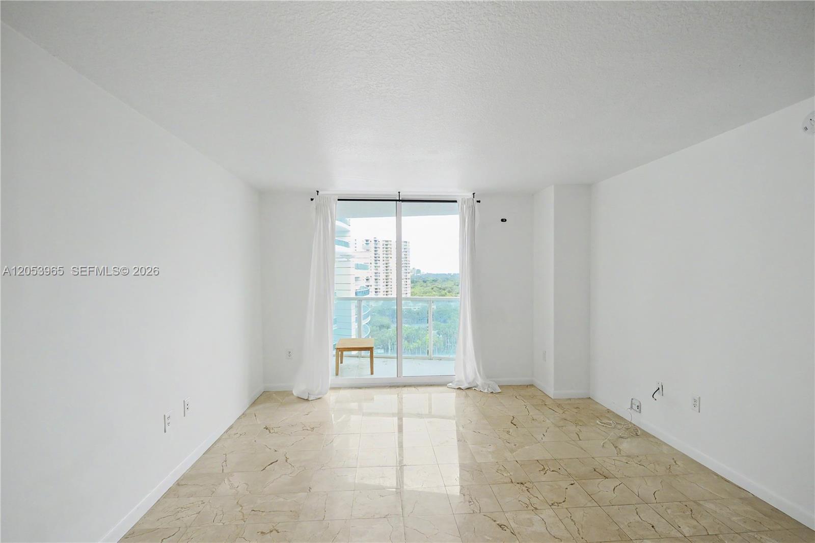 Building Photo - 2101 Brickell Ave
