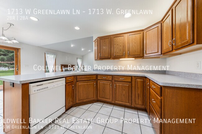 Building Photo - 1713 W Greenlawn Ln