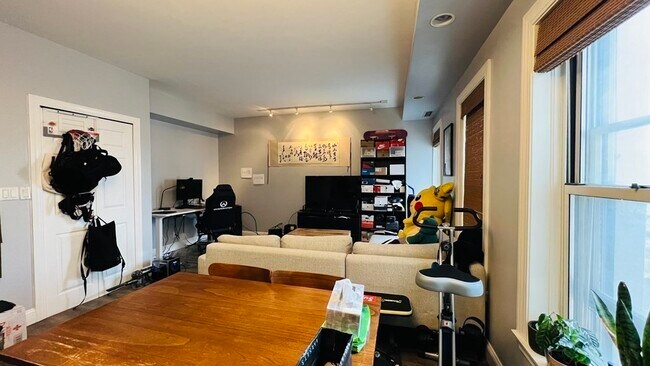 Building Photo - 415 Commonwealth Ave