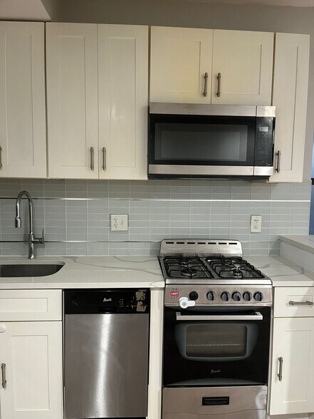 Building Photo - 41 Clifton Pl