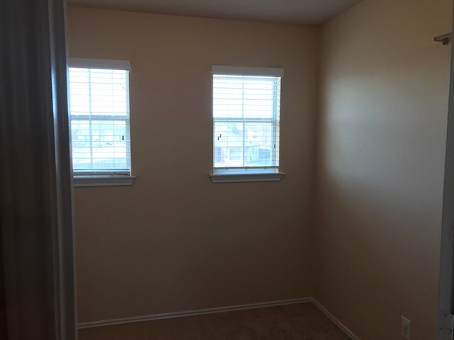 Building Photo - 2737 Breezy Point Cove