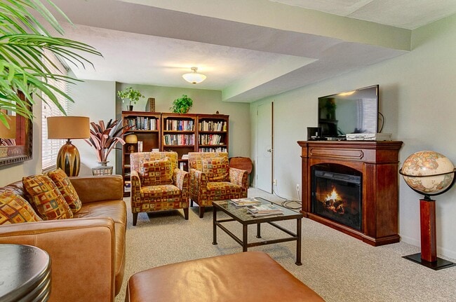 Building Photo - 1000 Urlin Ave