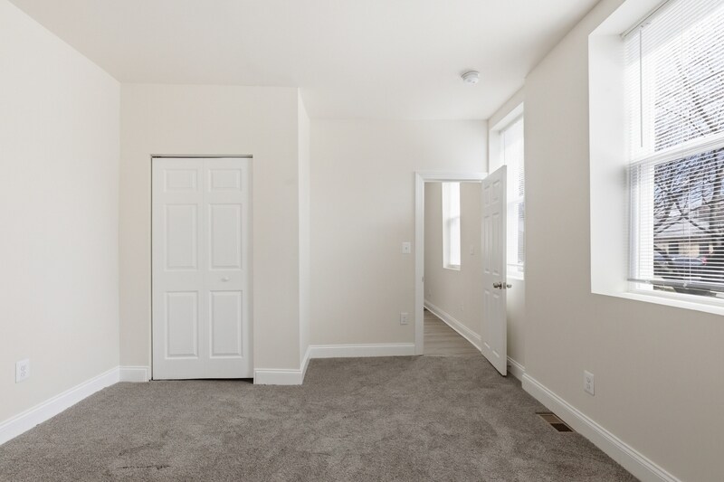 Building Photo - 910 N Arlington Ave