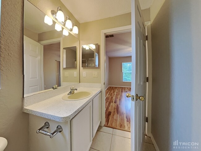 Building Photo - 6534 Covewood Dr