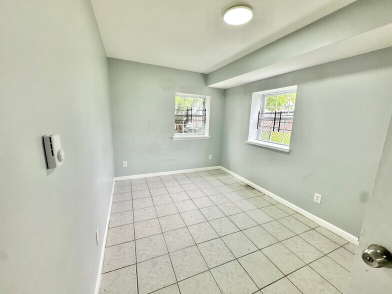 Building Photo - 531 S 18th St