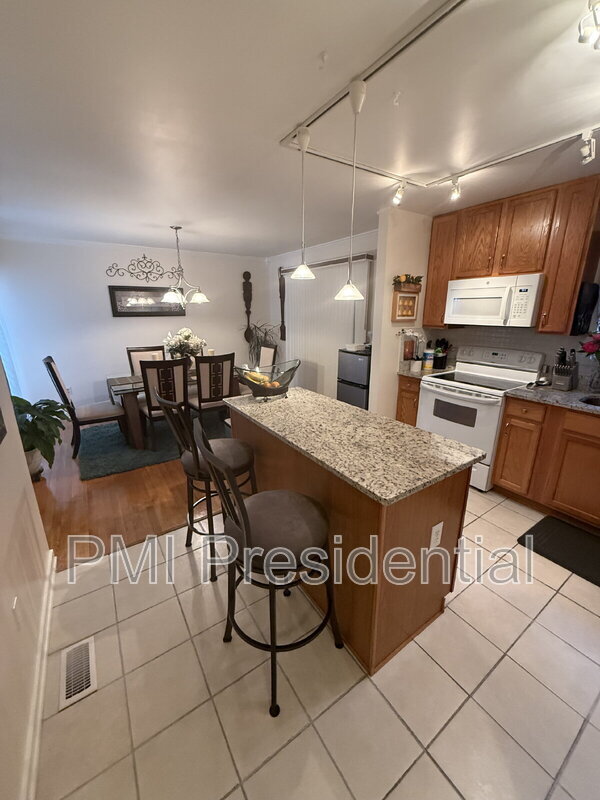 Building Photo - 14300 Cove Ridge Pl