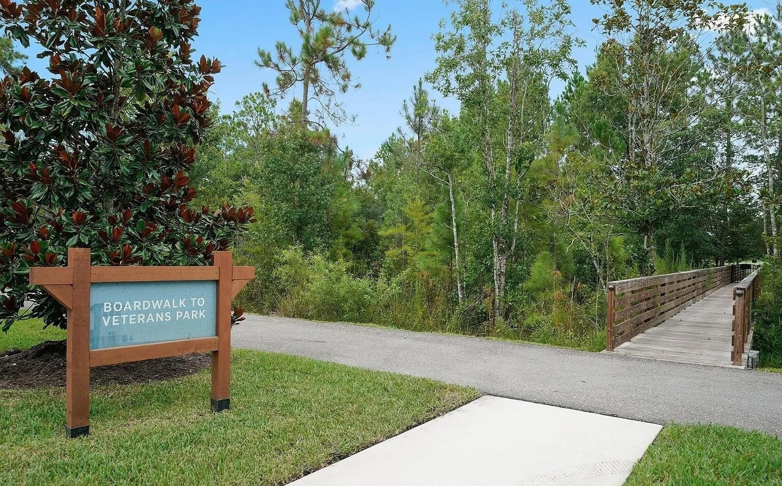 Building Photo - 326 Pine Haven Dr