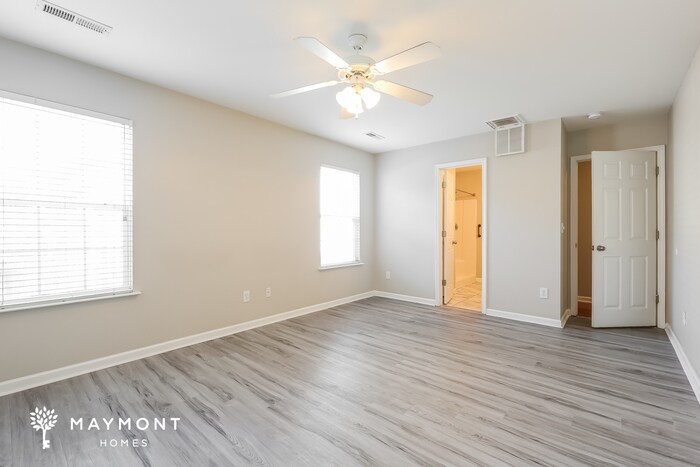 Building Photo - 413 Woodford Way