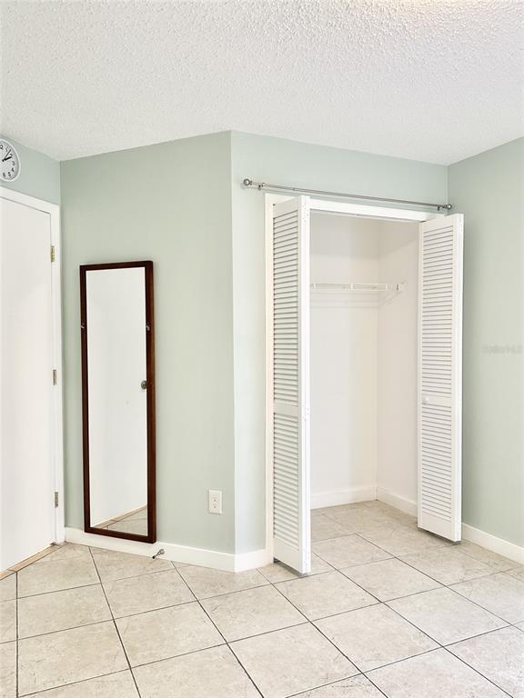 Building Photo - 9419 Chandon Dr