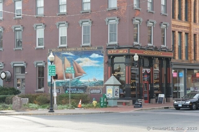 Building Photo - 125 Washington St