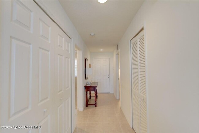 Building Photo - 6858 Toland Dr
