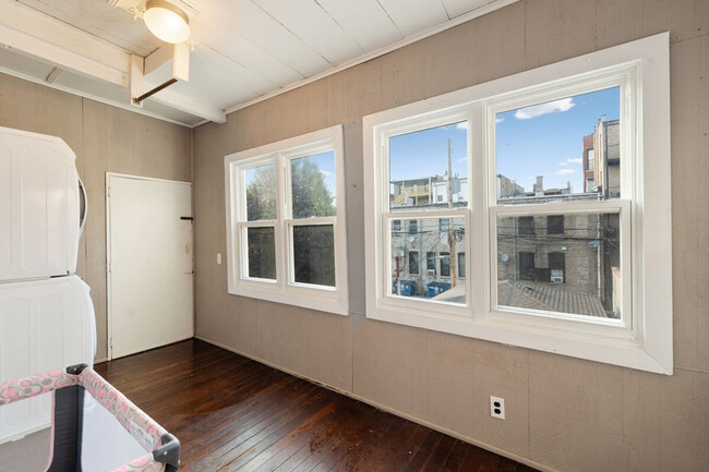 Building Photo - 1408 W Ohio St