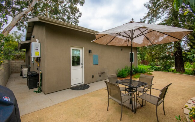 Building Photo - Beautiful Fully Furnished 1 Bd Rental!