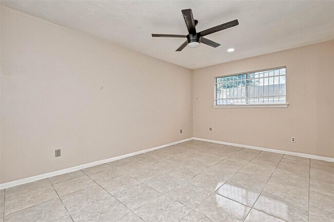 Building Photo - 11503 High Star Dr