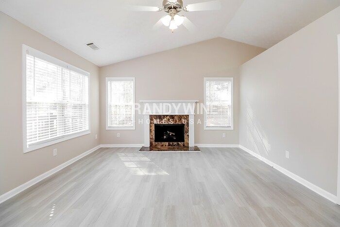 Building Photo - 35 Dews Trail