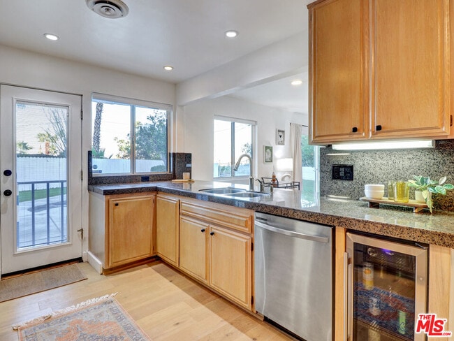 Building Photo - 39390 Marietta Cir