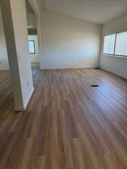 Building Photo - 38760 Dinosaur Point Rd