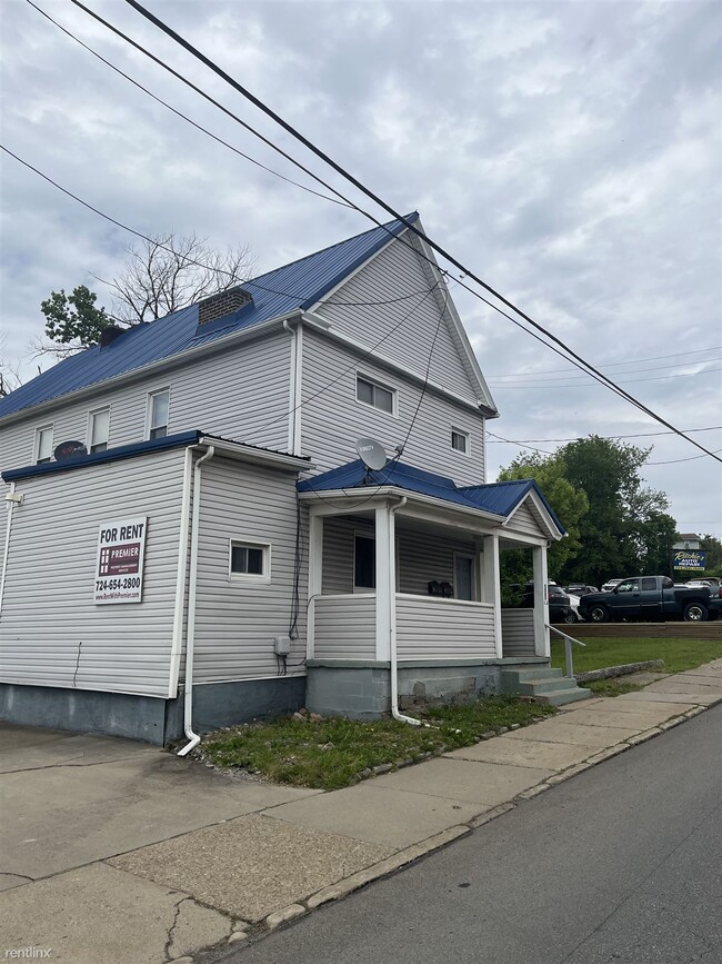 2 Br 1 Bath Duplex 469 East Washington 469 E Washington St New