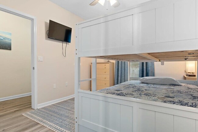 Building Photo - 265 Atlantis Cir