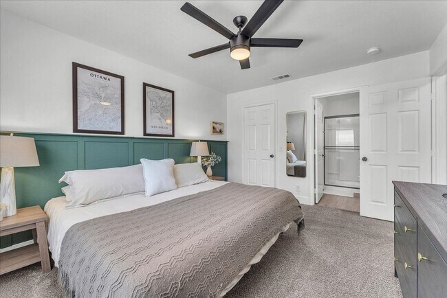 Building Photo - Modern 3-Bed Home in Green Valley – Beauti...