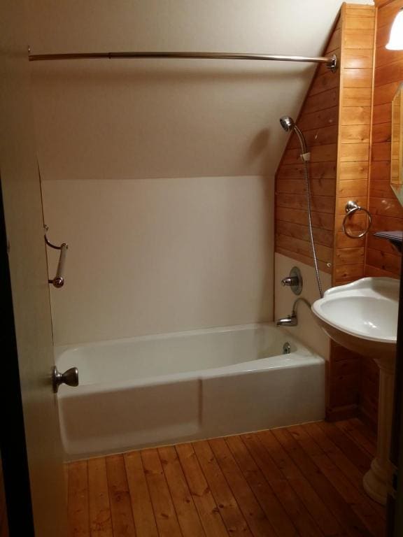 Building Photo - 611 N Spruce St