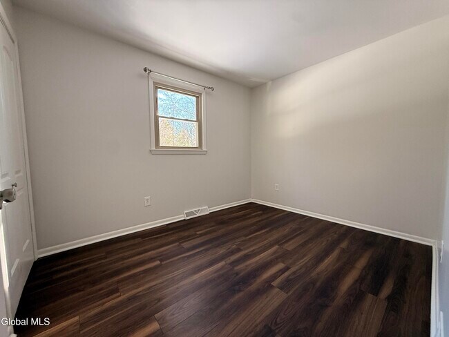 Building Photo - 292 Washington St