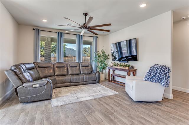 Building Photo - 7132 Aves St