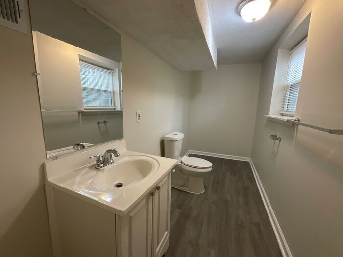 Building Photo - 2336 Pebble Rock E