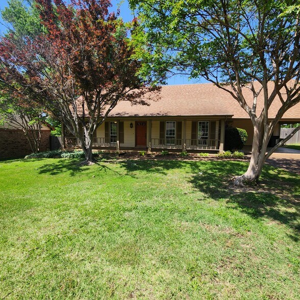 Building Photo - 6076 N Shallowhill Dr