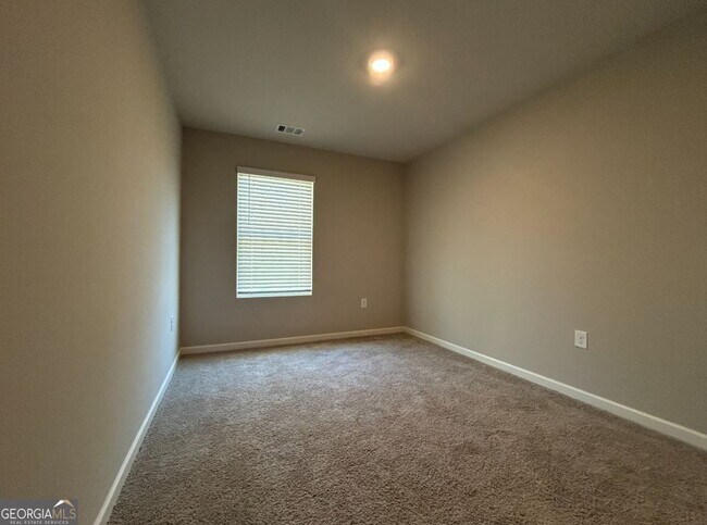 Building Photo - 18 Silverbell Ln NW