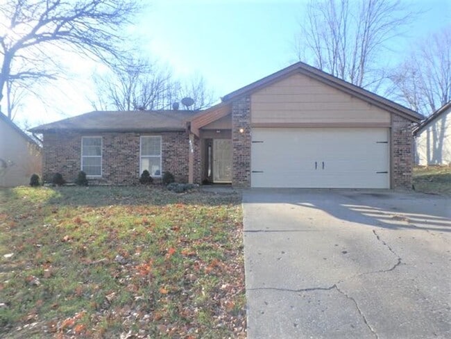 Primary Photo - Nice 3 Bed 2 Bath House In SW Columbia!