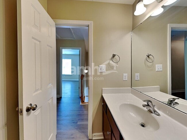 Building Photo - 34 Pamela Ln