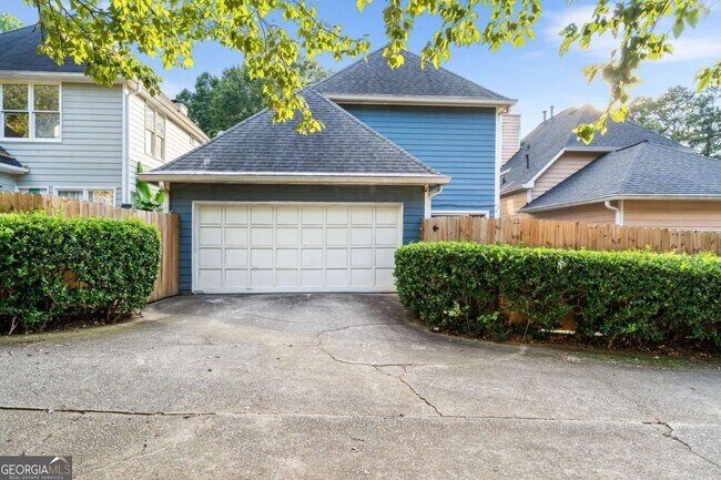 Building Photo - 529 Eastland Dr