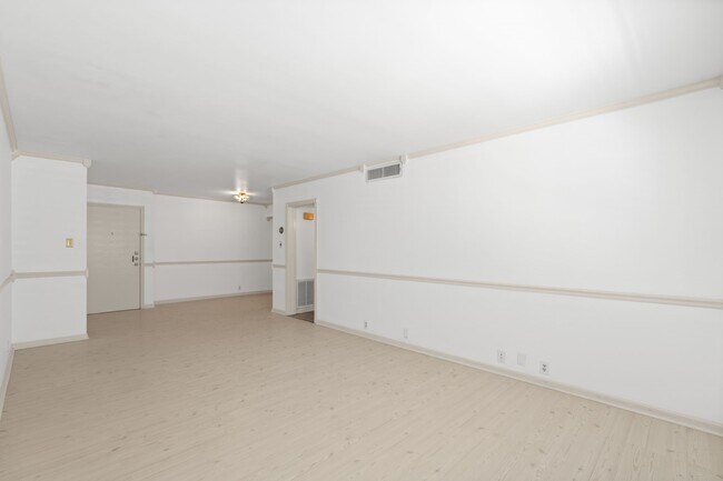 Building Photo - 2601 Bellefontaine St