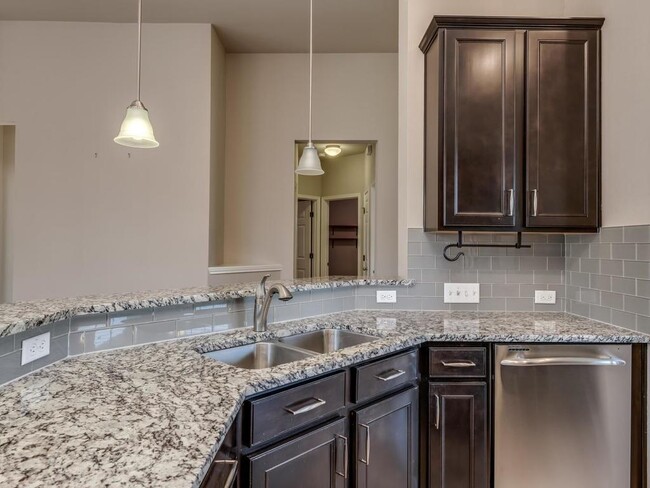Building Photo - 2104 Granite Hill Dr