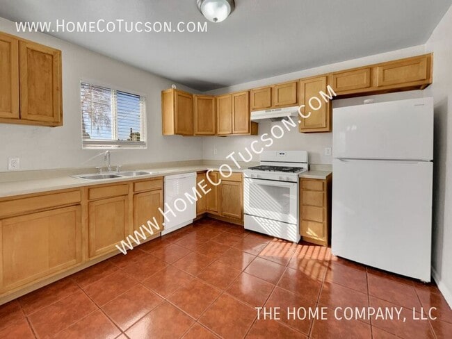 Building Photo - 851 W Calle Lerdo