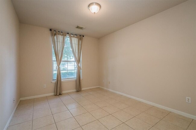 Building Photo - 1832 Camas Dr