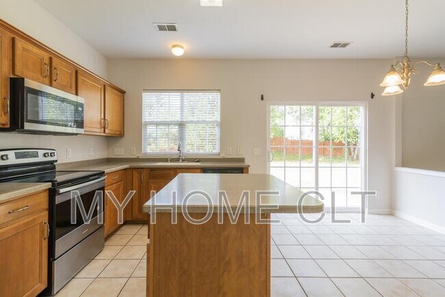 Building Photo - 2108 Arbor Vista Dr