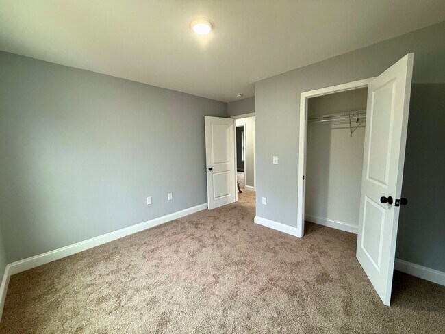 Building Photo - 28 11th St