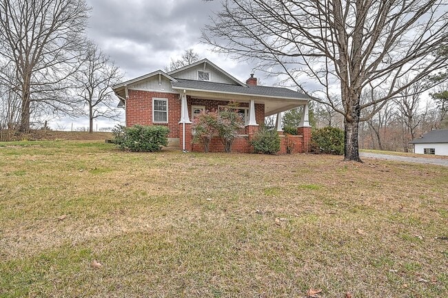 Primary Photo - 6456 Blue Springs Pkwy