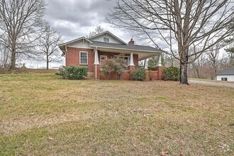Building Photo - 6456 Blue Springs Pkwy