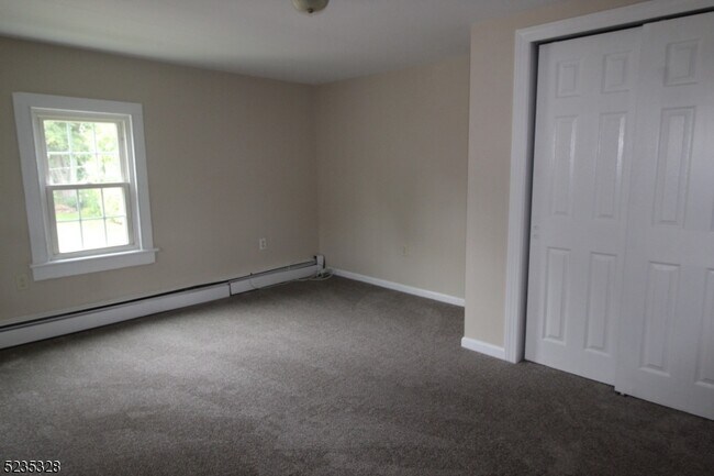 Building Photo - 28 White Meadow Ave