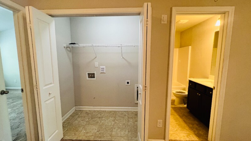 Building Photo - 256 Highland Pointe Cir E