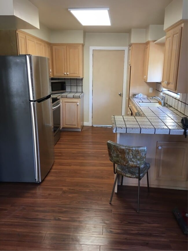 Building Photo - Spacious Clearlake Home